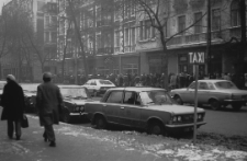 Post&oacute;j taks&oacute;wek przy Krakowskim Przedmieściu 72 w Lublinie