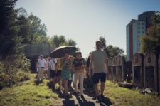 Spotkajmy się na Słomianym Rynku &ndash; Spacer po nowym cmentarzu żydowskim