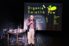 Drgania świetlik&oacute;w &ndash; projekcja filmu oraz spotkanie z reżyserką Hanką Brulińską i Andrzejem Golejewskim.