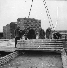 Budowa szkoły przy ulicy Bieruta