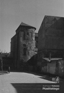 Podw&oacute;rze przy ulicy Jezuickiej 1/3 w Lublinie ( ul. Trybunalska) &ndash; Baszta P&oacute;łokrągła