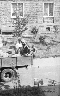 Dzieci na ciężar&oacute;wce na osiedlu ZOR Bronowice w Lublinie