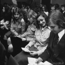 Wręczenie dowod&oacute;w osobistych młodym obywatelom