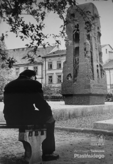 Pomnik Eksterminacji Ludności Żydowskiej (Ofiar Getta)