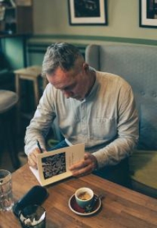 Miasto Poezji 2026 &ndash; Mieszkanie Poezji z Tomaszem R&oacute;życkim