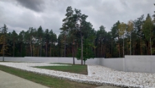Fragment upamiętnienia na terenie Muzeum i Miejsca Pamięci w Sobiborze