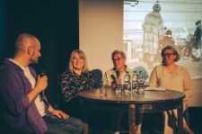 Foto. J. Trembecki &ndash; wystawa fotografii (wernisaż wystawy)