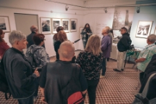 Foto. J. Trembecki &ndash; wystawa fotografii (wernisaż wystawy)
