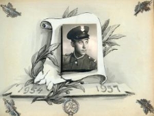 Jan Trembecki w mundurze wojskowym podczas pełnienia służby w latach 1954 - 1957 w Legnicy