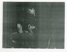 Fotografia z przedstawienia &bdquo;Świętokradztwo&rdquo; Teatru Scena 6