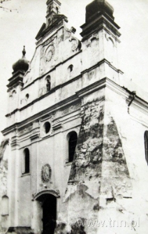 Fasada kościoła parafilanego w Turobinie