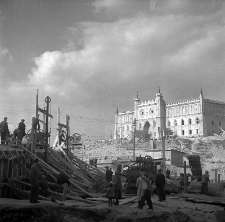 Prace porządkowe wok&oacute;ł Zamku Lubelskiego