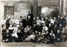 Zdjęcie zbiorowe uczni&oacute;w Gimnazjum im. S. Staszica w Lublinie