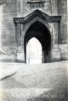 Przejście w Wieży Trynitarskiej