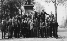 Anna Szternfinkiel-Rajs z kolegami z roku na studiach w Verviers