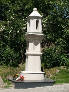 Kapliczka u zbiegu ulic Kalinowszczyzna i Dembowskiego w Lublinie