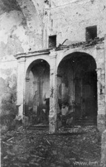 Ruiny wnętrza Synagogi Maharszala