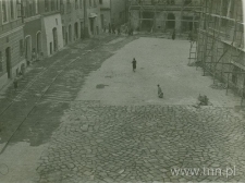 Odbudowa placu przy Trybunale