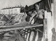 Rzeka Czech&oacute;wka w Lublinie, szalowanie. Fotografia
