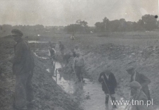 Rzeka Czechówka w Lublinie, w czasie regulacji. Fotografia