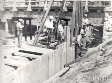 Most na ulicy Fabrycznej w Lublinie, bicie ścianki szczelnej. Fotografia