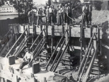 Most na ulicy Fabrycznej w Lublinie, betonowanie przyczółka. Fotografia