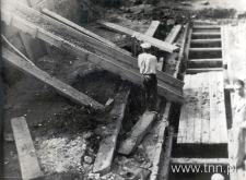 Most na ulicy Fabrycznej w Lublinie, betonowanie przycz&oacute;łka. Fotografia