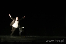 Witold Dąbrowski podczas spektaklu "Ostatni demon"