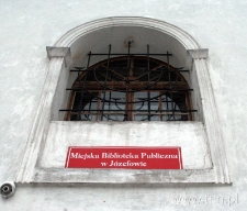 Wejście do synagogi w J&oacute;zefowie Biłgorajskim