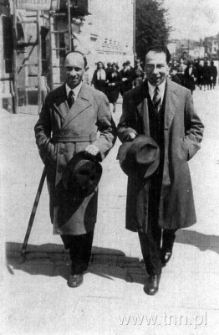 Szmuel Żytomirski na ulicy Krakowskie Przedmieście