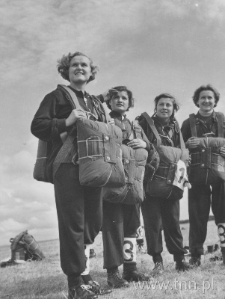 Wanda Szteyn podczas II Spadochronowych Mistrzostw Polski