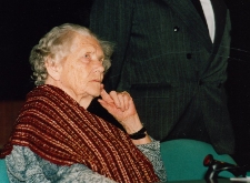 Promocja książki Elżbiety Cichej - Starnawskiej "Olszynowe kr&oacute;lewstwo". Irena Sławińska