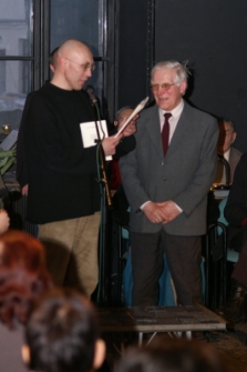 Tomasz Pietrasiewicz i J&oacute;zef Zięba podczas 103 urodzin J&oacute;zefa Czechowicza