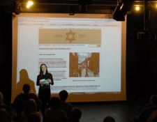 Joanna Zętar podczas promocji albumu "Lublin 1940. Max Kirnberger. Fotografie getta"