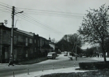 Bychawa, woj. lubelskie. Południowa pierzeja rynku