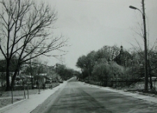 Bychawa, woj. lubelskie. Podjazd do rynku od zachodu.