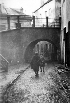 Brama Zasrana – widok od ul. Podzamcze