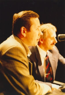 Uczestnicy spotkania poświęconego tw&oacute;rczości Gustawa Herlinga - Grudzińskiego