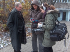 Janusz Krupski podczas nagrania historii m&oacute;wionej