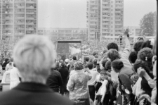 Powitanie papieża Jana Pawła II podczas przyjazdu na Osiedle Czuby w Lublinie, zbliżenie