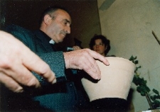 ks. Romuald Jakub Weksler-Waszkinel podczas Misterium Pamięci "Jedna Ziemia - Dwie Świątynie"