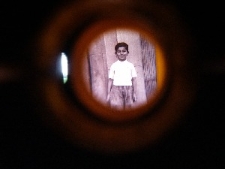 Wystawa "Elementarz". Slajd ze zdjęciem Henia Zytomirskiego