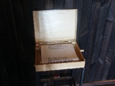 Wystawa "Elementarz". Skrzynka - pozytywka ze świata dzieciństwa