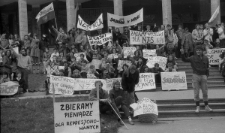 Rotacyjny protest na schodach KUL - &bdquo;Sitting&rdquo;, 5 - 10 maja 1988 roku w Lublinie