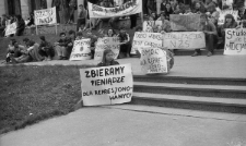 Rotacyjny protest na schodach KUL - &bdquo;Sitting&rdquo;, 5 - 10 maja 1988 roku w Lublinie