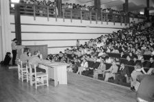 Wiec student&oacute;w Katolickiego Uniwersytetu Lubelskiego z władzami uczelni i reprezentantami Komitetu Założycielskiego NSZZ &bdquo;Solidarność&rdquo; 5 maja 1988 w Lublinie