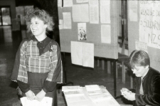 Studenci Katolickiego Uniwersytetu Lubelskiego organizujący akcję solidarnościową w sierpniu 1988 roku w Lublinie