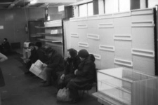 Wnętrze lubelskiego sklepu spożywczego w okresie PRL-u