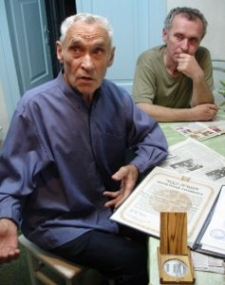 Микола Сябрук з сином Борисом під час інтерв&rsquo;ю