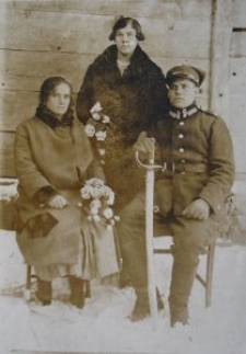 Аnna &ndash; Sprawiedliwa wśr&oacute;d Narod&oacute;w Świata - i Marian Domańscy z siostrą Аnny, Ukraina